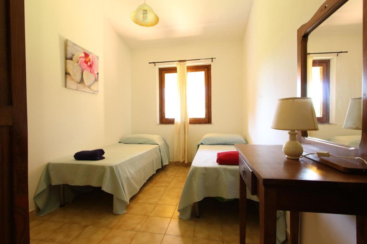 Oasi Apartment San Teodoro  Bagian luar foto