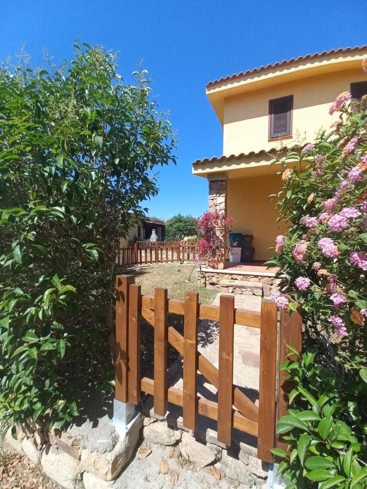 Oasi Apartment San Teodoro  Bagian luar foto