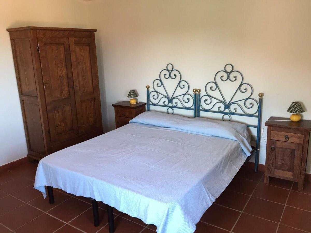 Oasi Apartment San Teodoro  Bagian luar foto